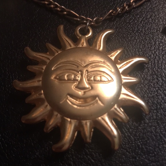 Vintage 14k GP SUN ☀️ & MOON 🌙 NECKLACE 30 inch chain - Picture 2 of 7